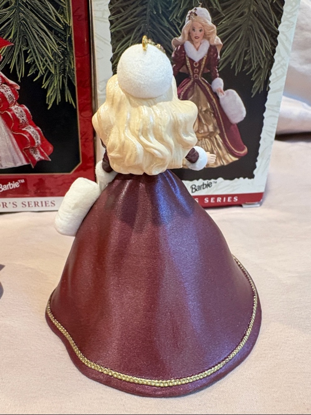 Keepsake Ornament Barbie - Picture 9 of 9